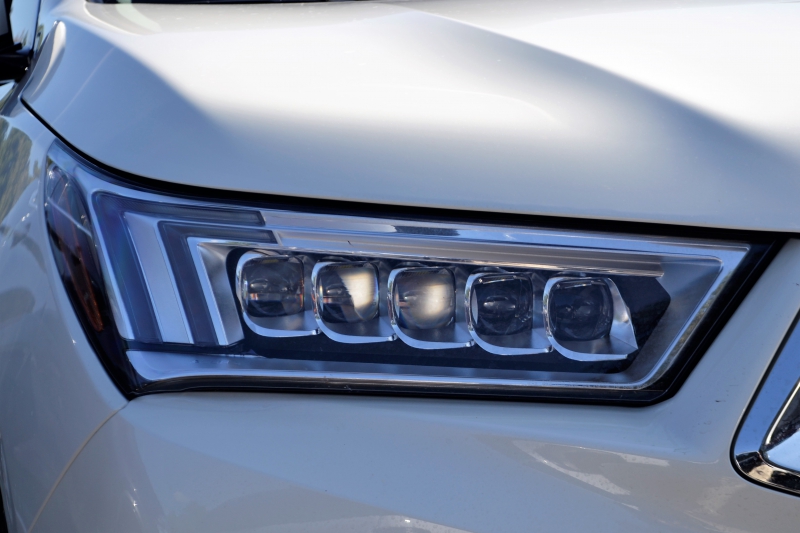 automobile-AMPUS-min_acura-headlamp-2834131